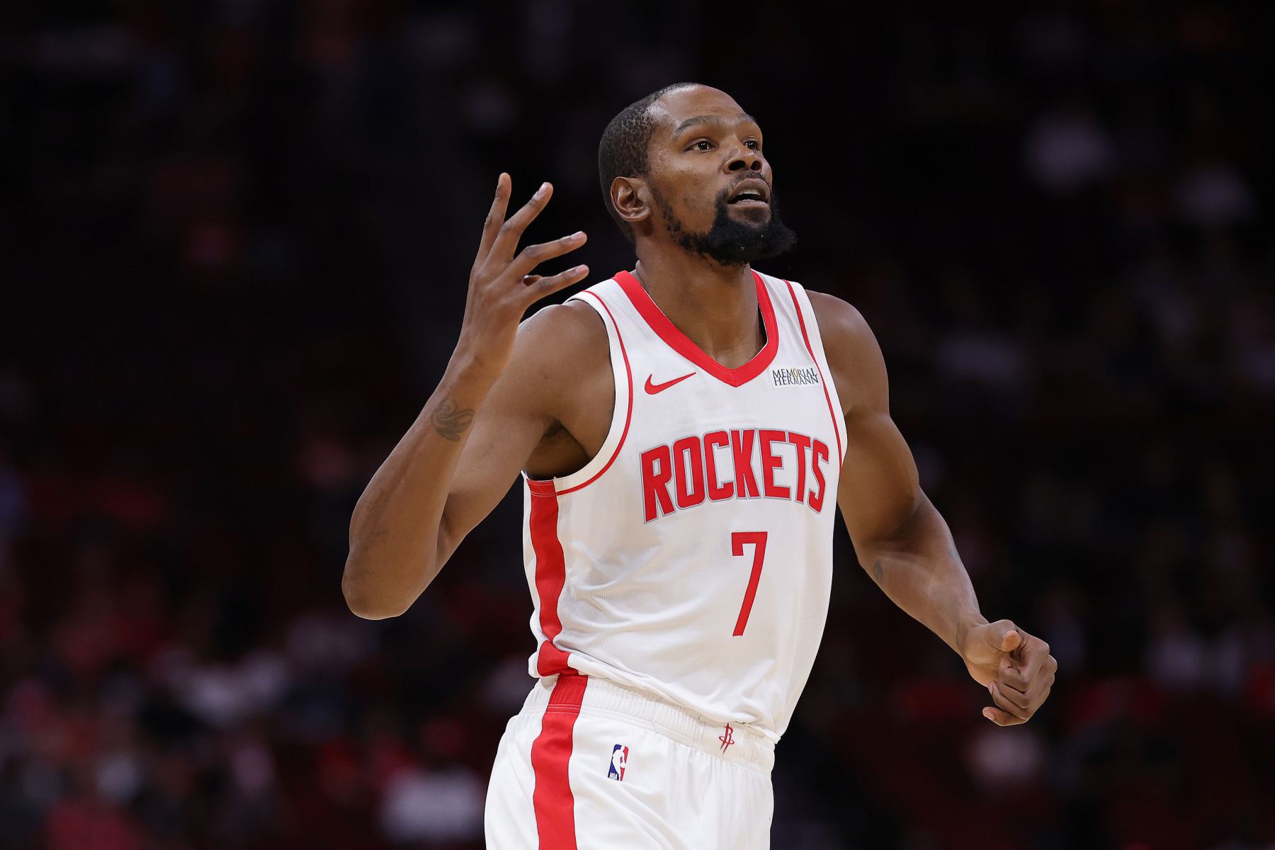 KD：詹姆斯、库里、哈登等老队员的出色表现，激励着我坚持下去